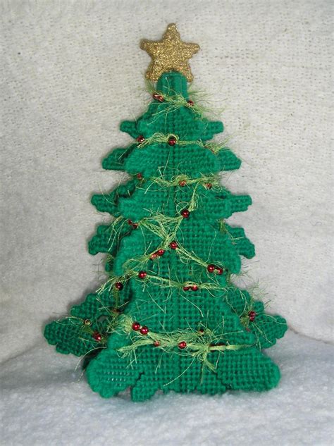 plastic canvas christmas tree|More.